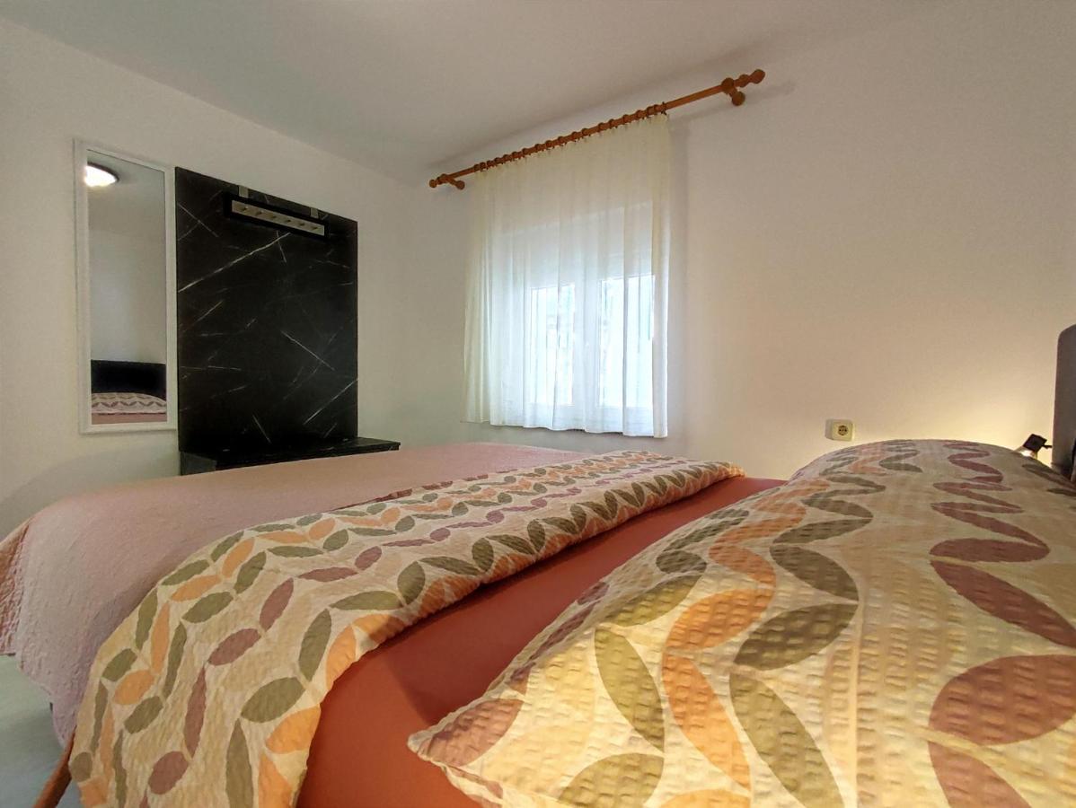 Apartments Jolic Vir Bagian luar foto