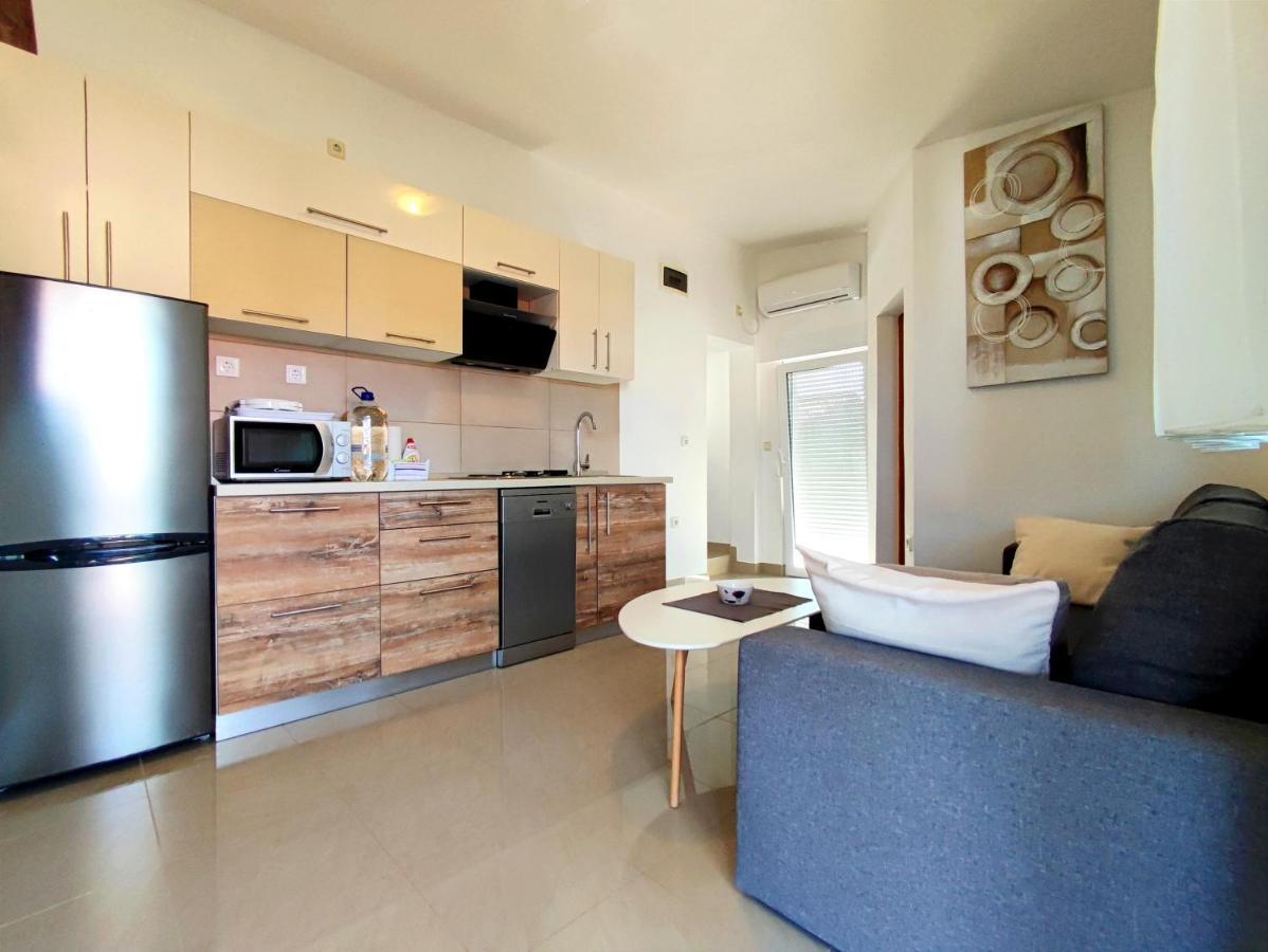 Apartments Jolic Vir Bagian luar foto